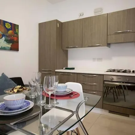 Strand 8 Apartment *